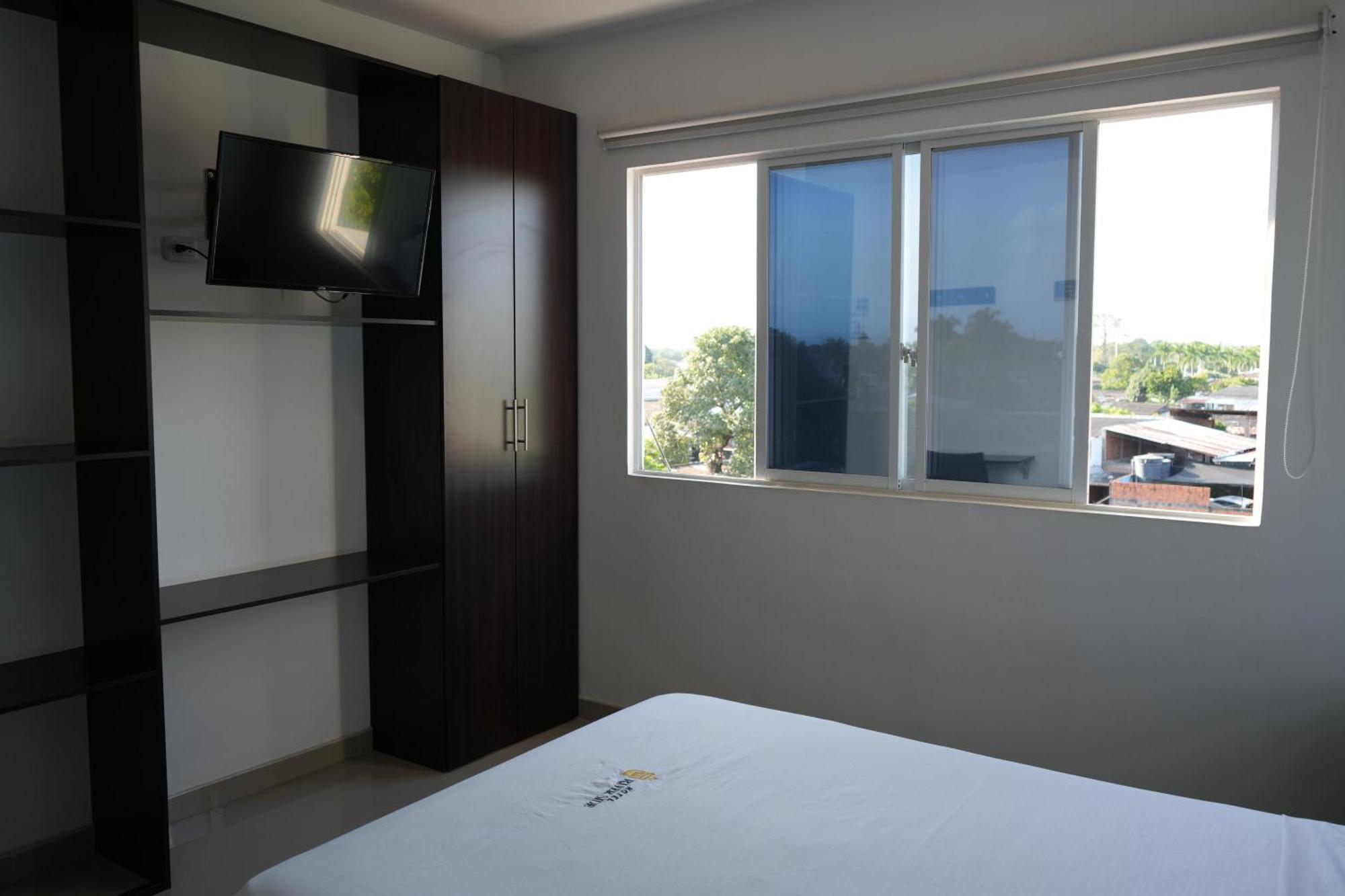 River Side Hotel *